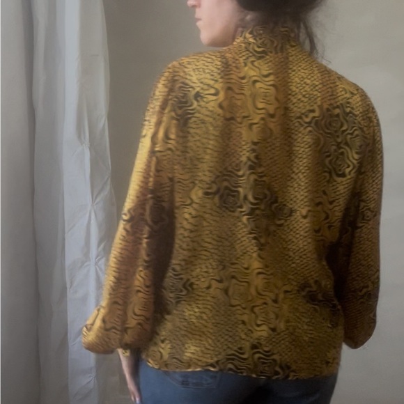Vintage 80s gold and black graphic print blouse size medium - Picture 5 of 8